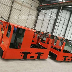 架線式電機(jī)車